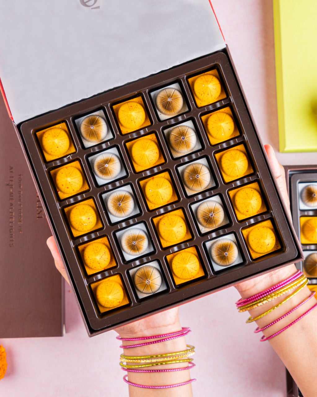 Entisi - Box of 25 Chocolate Modaks